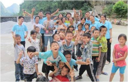 ��h������W(xu��)���������Єӡ��F(tu��n)�(du��)֧�̵��c(di��n)�ǏV���ό����Rɽ�h��կ�l(xi��ng)¡��С�W(xu��)��7��18��������?y��u)麢�ӂ��e�k��Ȥζ�\(y��n)�ӕ�������������K������^�ӣ�����������(xi��ng)Ŀ������ʮ�֟��ҡ��\(y��n)�ӕ���Ļ����֧���(du��)�c���ӂ��_�ĺ�Ӱ��