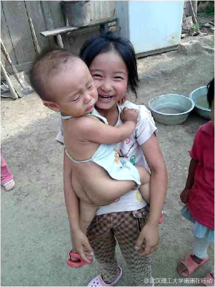 7��17�������������Єӡ��F(tu��n)�(du��)��η��(du��)��֧�̵ĺ��ӂ��M(j��n)���˼��L�����o���ӂ���ȥ�˺��ε�������һ���(du��)�T�f�����F(xi��n)�ڽK���˽⺢�ӂ�?y��u)�ʲô���t����߀�О�ʲô���С�С���֡���С�������@���ɽ·��ĺ��y�����еĺ����όW(xu��)ǰ߀���Ƚoţ��ݡ������D�ϵ�СŮ���mȻ���g����������ܵ��ѽ�(j��ng)ʮ�֋��졣