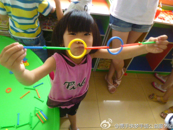 7��8����8��15����ɽ�|������W(xu��)���y�ֈ�(zh��)��(m��ng)�����Z(y��)�������(w��)�F(tu��n)��ɽ�|�Ͳ��e�k�˞���37��Ĺ�����(d��ng)�������������؅^(q��)���L�@����ͯ�ļ�ͥ���˽Ⲣӛ��@����ͯ����ͽ�����r���_(k��i)չ�o(w��)�ϵK���Z(y��)��Ӗ(x��n)�����D��ɽ�|ʡ�Ͳ��а��`����(f��)���ĵĺ��ӂ�չʾ�����Ą�(chu��ng)���ֹ���