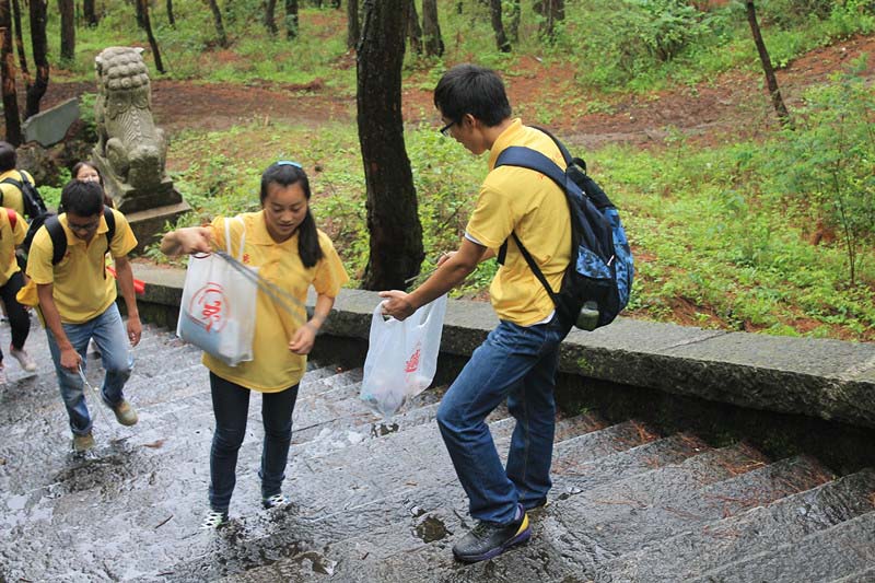 ��ǧ�{ɽ����ͽ����߻��(d��ng)�����(du��)�T����ʰ���^(q��)�����������Ƶĭh(hu��n)��������