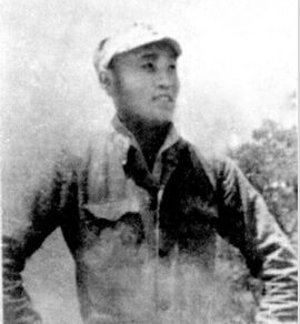 ���һ���1911��1941������Ұ�Q���M�����|��ʡ�|ꖿhʯ�������ˡ�1930������Ї����a(ch��n)�h��1931�ꡰ��һ�ˡ���׃���l(f��)����(j��ng)У��ͬ��������W���ؼ��l(xi��ng)������1932��5���ڼ��l(xi��ng)�M����ƽ�|�����x��܊�����������ô�������ָ�]����(zh��n)�`��C�����˷Q��С��������1935�ꅢ�ӡ�һ��.�š��W���ۇ��\�������u���\���еġ���������1939�����A��������(li��n)܊˾��T����ף��ΰ�·܊�x�켽܊�^(q��)��ʮ�F�F�L��1941��2��4�����r�ΰ�·܊�x�켽܊�^(q��)��ʮ�F�F�L���һ�����ָ�]�����R�I��(zh��n)���в��Ҡ�������H30�q��