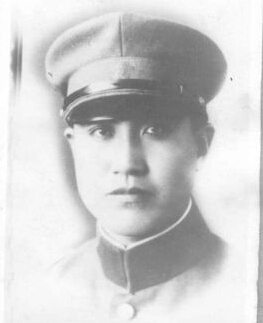 �������h�壬�|���d������1908������������ڵ�����ͥ���x�켽܊�^(q��)�Γ�܊˾��T��1924���M��|���v���ã����I(y��)����У����У�̹���1931�����Rռɽ�������У�����������˽��򿹑�(zh��n)�Ȍ�������(zh��n)��1936���κӱ����h��܊��У�����L��1938��8���ʲ����x����꠱��x�켽܊�^(q��)��ʽ������x�켽܊�^(q��)�Γ�܊������˾��T��1939������Ї����a(ch��n)�h��1940���ڰوF���(zh��n)�Љ��Ҡ������r��32�q��