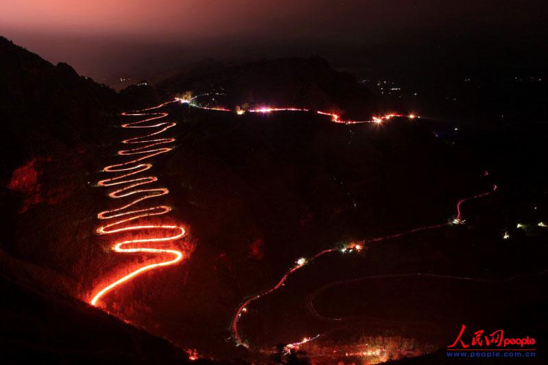 2974�˳ֻ��ͽ������(zh��n)��·��¡��24���ա��γɉ��^�Ļ���L(zh��ng)������ꐁ���?j��n)zӰ�� 