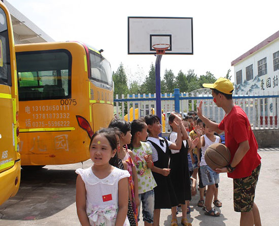 ���Ϲ��I(y��)��W(xu��)��(j��ng)��(j��)�Q(m��o)�׌W(xu��)Ժ����ϵ�P�h�������ж����������(hu��)��(sh��)�`�(du��)������ʡƽ�ɽ���P�hѦ���(zh��n)���Ӝϴ���ӢС�W(xu��)�_(k��i)չ֧�̻��(d��ng)���e�k��ӢС�W(xu��)��һ��Ȥζ�\(y��n)��(d��ng)��(hu��)��׌�W(xu��)���w��(hu��)�W��ƥ�˾������D��־Ը�߽o�W(xu��)���ĄŃ�������