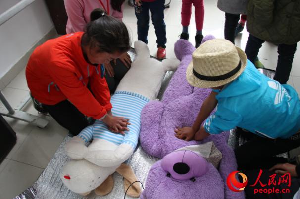 �V�|�t(y��)�ƴ�W(xu��)ů�L(f��ng)�Ї�(gu��)־Ը����(w��)�(du��)���Ĵ�ʡ�����ݿ����h�����l(xi��ng)���ʹ��_չ����־Ը����(w��)���̺��ӂ��ƌW(xu��)�\(y��n)��(d��ng)���p���\(y��n)��(d��ng)�p������ᘌ�(du��)�\(y��n)��(d��ng)��Ҋ�܂���r���ڼ����Ծȼ��ܡ��D�麢�ӂ����ò�ż����(x��)�ķΏ�(f��)�K�������ȼ��ȼ��������F(tu��n)�(du��)�ṩ��