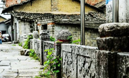 �e�ݹ��(zh��n)�����ƾõĚvʷ�����˹��e�ݳ������Ļ����N(y��n)�������S���Ěvʷ���ľ��^���C�����e�(y��ng)�vʷ���ľ��^�ľ��A����Ԕ��(x��)������CZYYW ���e�(y��ng)�h�e�ݹ��(zh��n) Ͷ�� 