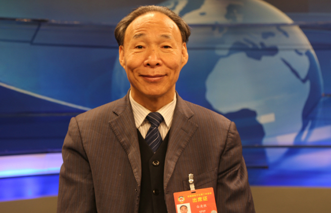 全國政協(xié)常委、中國作家協(xié)會副主席白庚勝：民族文化的保護與發(fā)展