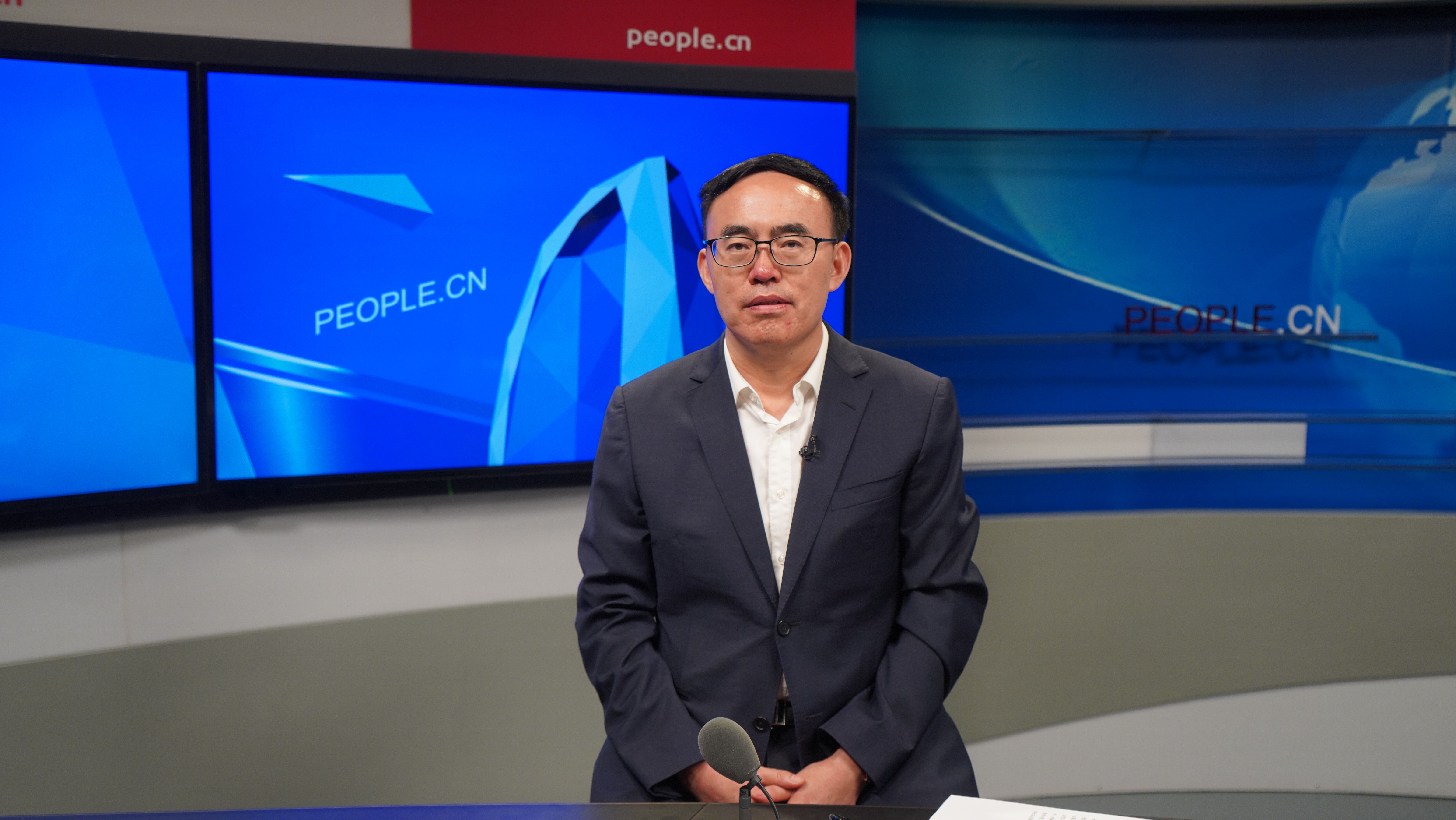 中國(guó)科學(xué)院院士、北京大學(xué)第六醫(yī)院院長(zhǎng)陸林做客人民網(wǎng)。實(shí)習(xí)生趙晉杰攝