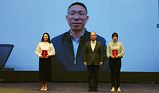 第七季丨人民網(wǎng)黨委書記、董事長、總裁葉蓁蓁與“平凡英雄”合影